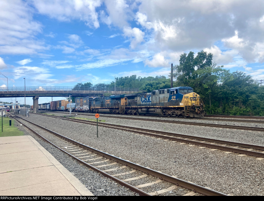 CSX 418 and 3040